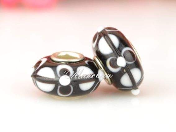 Бусина Евро Lampwork №108 черная с черно-белым рисунком и полосой