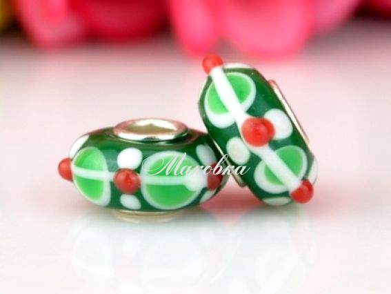 Бусина Евро Lampwork №109 зеленая с бело-салатовым рисунком и полосой