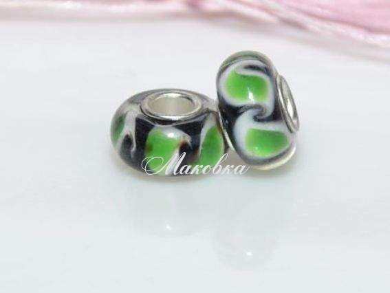 Бусина Евро Lampwork №11 черная с зелеными листиками Бусина Евро Lampwork №11 черная с зелеными листиками
