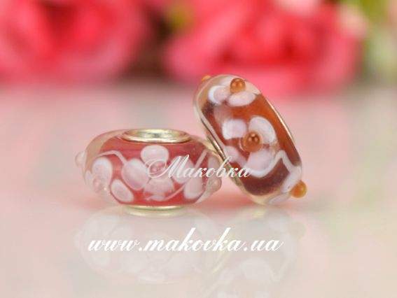 Бусина Евро Lampwork №123 прозрачная, красная с бледно-розовыми цветами сверху