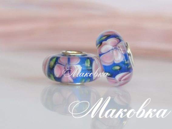 Бусина Евро Lampwork №88 синяя с розовыми цветами Бусина Евро Lampwork №88 синяя с розовыми цветами