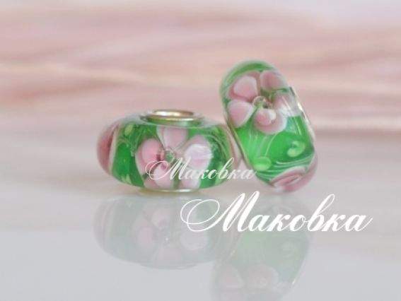 Бусина Евро Lampwork №89 зеленая с розовыми цветами Бусина Евро Lampwork №89 зеленая с розовыми цветами