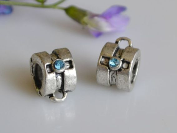 Бусина пандора метал. со стразами и колечком №29 крест голубой Бусина пандора метал. со стразами и колечком №29 крест голубой