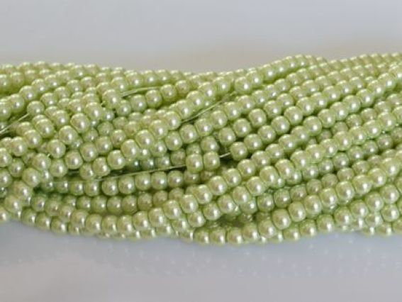 Намистини Перли склокерамічні глянцеві 6 мм, №23 колір Зеленый (grass green ) , низка