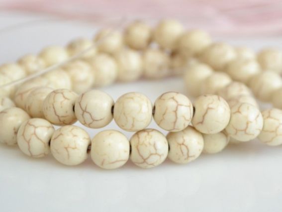 Бусины НК-70 Бирюза Шар 8 мм, низка, белые Бусины НК-70 Бирюза Шар 8 мм, низка, белые