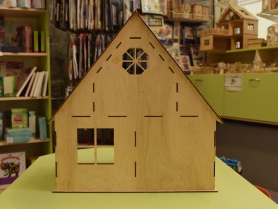 Дом кукольный с балконом №1212 одноэтажный с мансардой деревянный