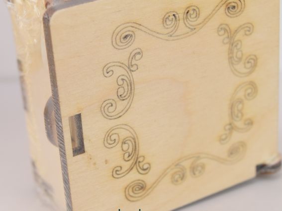 Заготовка для декорування Коробочка під зав'язку з малюнком №1002, фанера 6х6х3,5 см