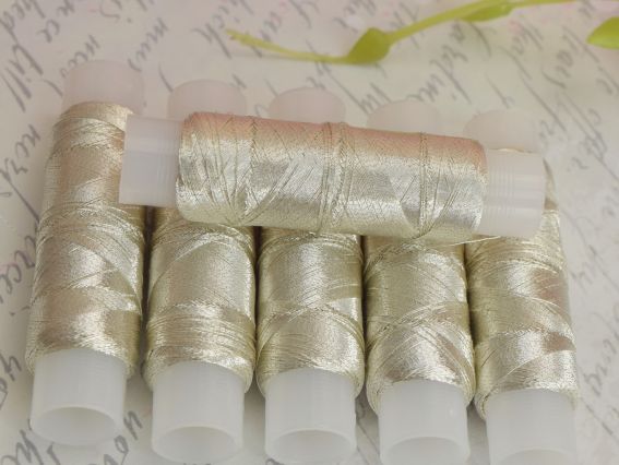 Метализированная нить люрекс LUTS цвет 601-PS светлое серебро 100м,
