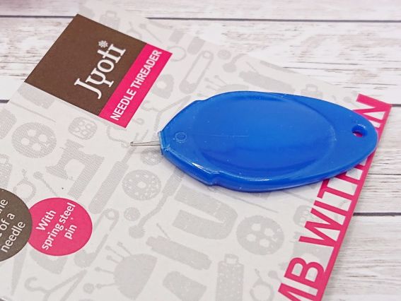 Заправник нитці металевий з пластиковою ручкою JYOTI, 36506 1 штука