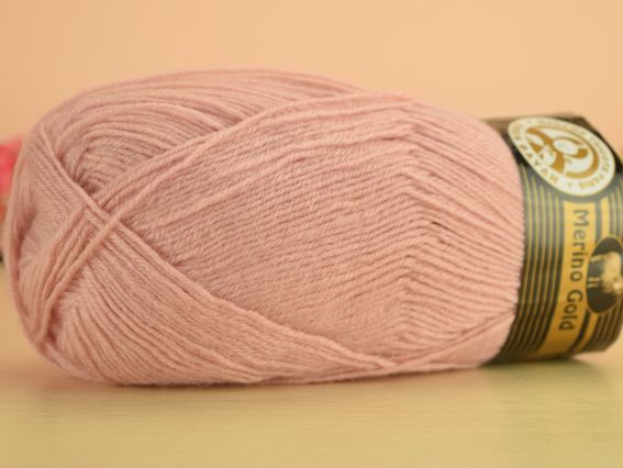 Merino Gold Madame Tricote пряжа 001 нюде