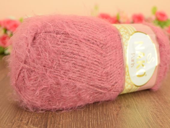 730 запорошена троянда