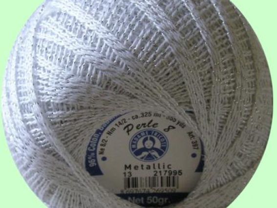 Perle №5 с люрексом Madame Tricote пряжа 0013 белый с серебром