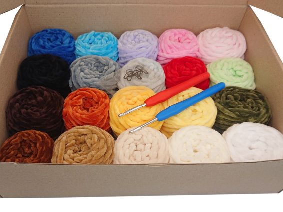 Подарунковий Бокс для в'язальниці від Маковка з плюшевою пряжею, 20 кольорів, 2 гачка, маркери