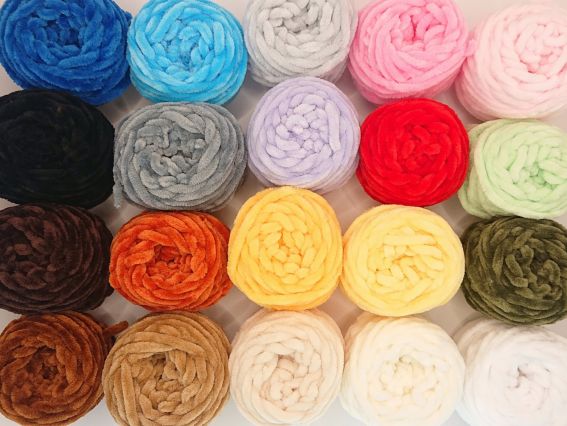 Подарунковий Бокс для в'язальниці від Маковка з плюшевою пряжею, 20 кольорів, 2 гачка, маркери