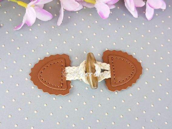 Ґудзик із петлею Циліндр, колір Коричневий з білим, 10см , 1 комплект Ґудзик із петлею Циліндр, колір Коричневий з білим, 10см , 1 комплект