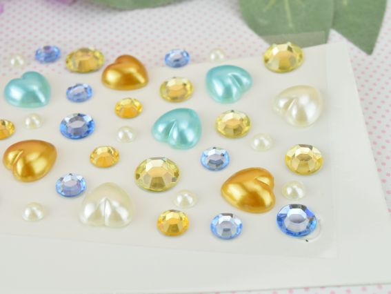 Набір камінчики напівнамистини та перлини самоклеючі Heart mix блакитні, жовті, 36 шт 742998