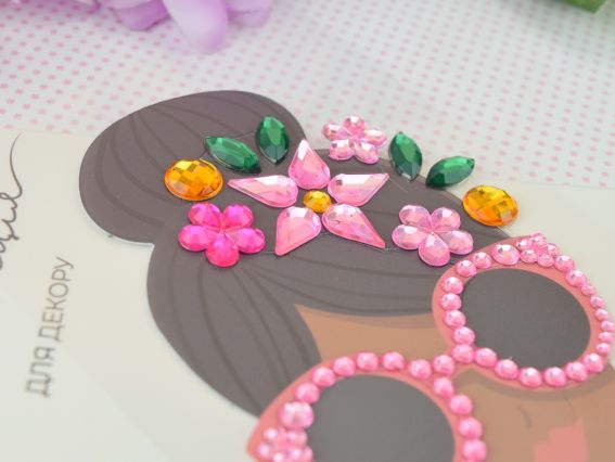 Аплікація зі самоклеючих страз SANTI Модниця 8х6 см 743029