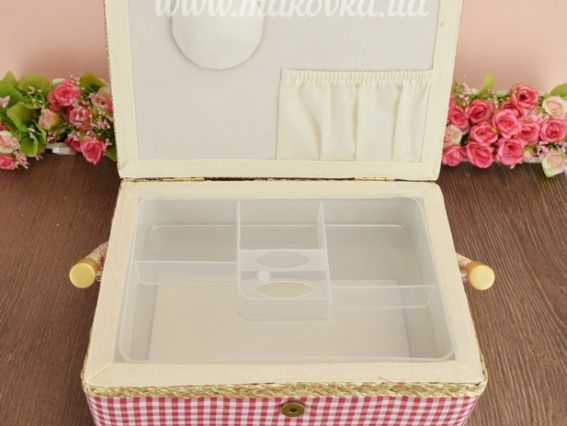 Шкатулка для рукоделия прямоугольная СМ032  Шкатулка 24х17,5х13 см ЧМ красно-белая клетка