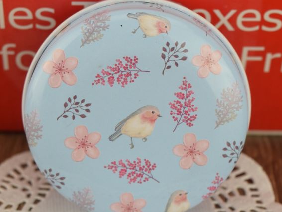 Коробочка жестяная Круглая 60х30мм, Цветочные рисунки на выбор 5 Голубая с птицами и травами