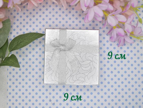 Подарункова коробочка для прикрас 90х90х30 мм, картонна з бантиком, Срібна 