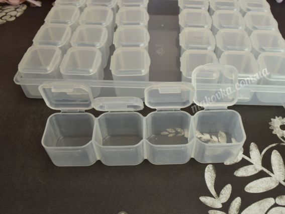 743039 Контейнер для бисера и мелочей на 28 съемных ячеек с крышесками SANTI 