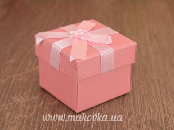 Коробочка для кольца №04 ЦВЕТНАЯ, квадратная с бантиком, в ассортименте Розовая