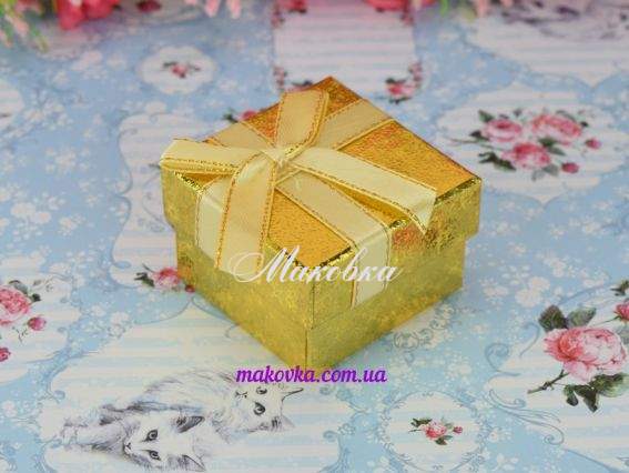 Подарочная коробочка для кольца №01 Квадратная Звезды, с капроновым бантиком, золотая Подарочная коробочка для кольца №01 Квадратная Звезды, с капроновым бантиком, золотая