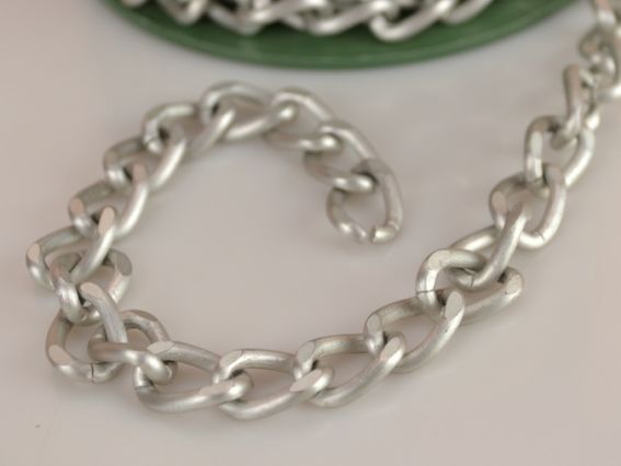 Цепь алюминиевая крупная 15 мм, 1 метр, цвет серебро матовое Цепь алюминиевая крупная 15 мм, 1 метр, цвет серебро матовое