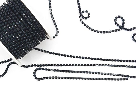 Ланцюг зі стразами SS-08-В чорний матовий із чорним, 10 сантиметрів Ланцюг зі стразами SS-08-В чорний матовий із чорним, 10 сантиметрів