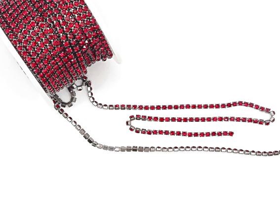 Ланцюг зі стразами SS-08-В хром із темно червоним, 10 сантиметрів Ланцюг зі стразами SS-08-В хром із темно червоним, 10 сантиметрів