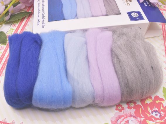 ДМС набор чесаной шерсти для украшений Ледник GLACIER U2367 5 цветов, 25г