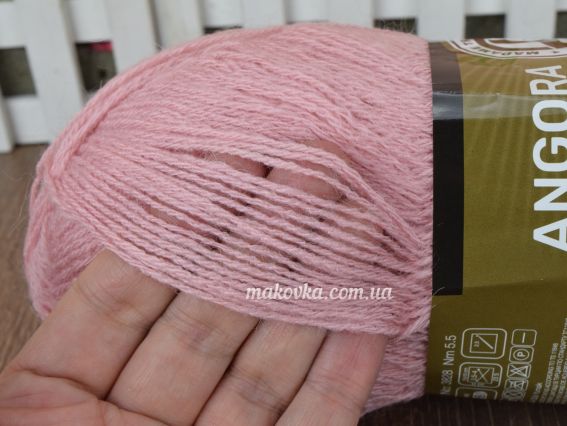 Фактура пряжи Angora Madame Tricote