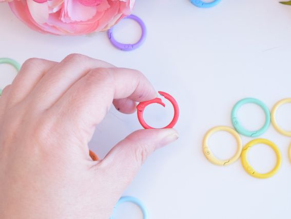 Заготовка для брелока: карабін-кільце круглий, кольоровий з малюнком Горошок (25 мм × 3,5 мм)