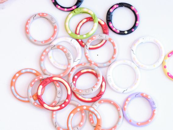 Карабін Круглий 25мм*3,5мм Крапка-смужка кольоровий, застібка для брелока Карабін Круглий 25мм*3,5мм Крапка-смужка кольоровий, застібка для брелока