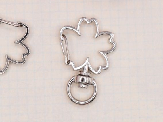 Заготовка брелока для ключів, застібка Карабін КВІТКА колір Платина 34*18мм, 1 шт 