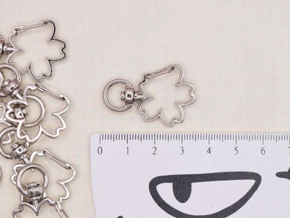 Заготовка брелока для ключів, застібка Карабін КВІТКА колір Платина 34*18мм, 1 шт 