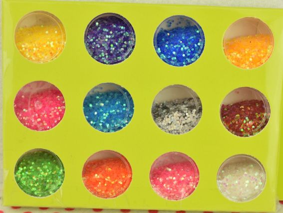 Декор Блестки (глиттер крупный) набор 12 круглых баночек ассорти 19856-1-6-1 Декор Блестки (глиттер крупный) набор 12 круглых баночек ассорти 19856-1-6-1