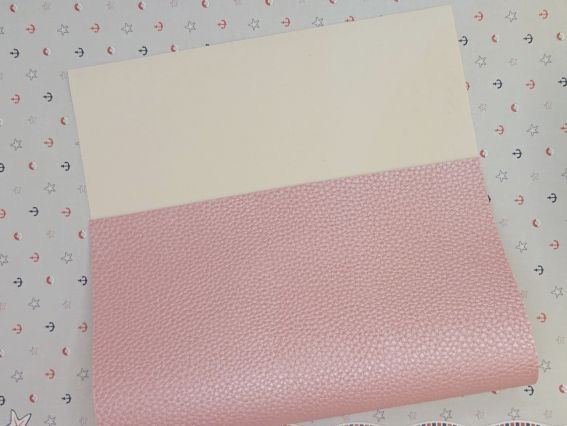 Штучна шкіра для рукоділля , середньозерниста, А4 колір Рожевий металік, 1 шт