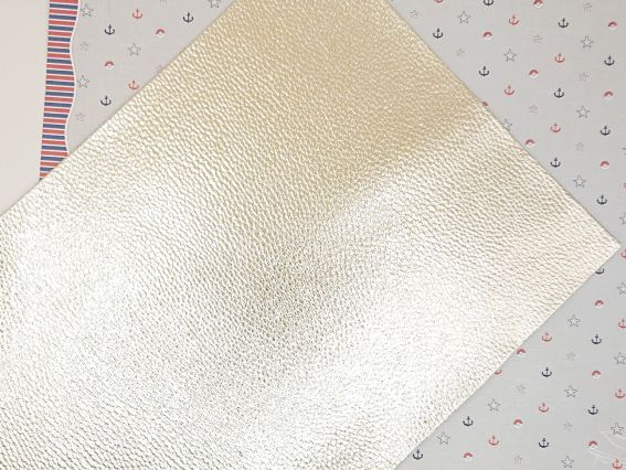 Искусственная кожа для рукоделия, среднезернистая, А4 цвет глянцевый металлик Золото шампань, 1 шт