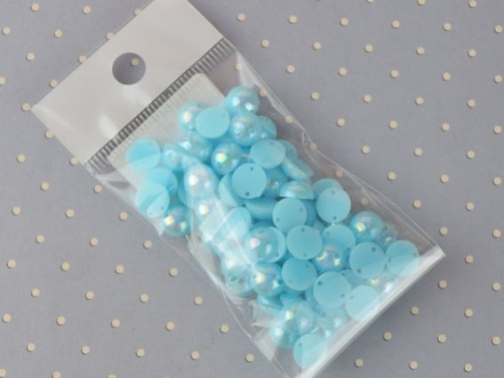 Полубусины пришиваемые 8 мм, круглые гладкие, цвет ярко голубой с голографическим покрытием 10г/уп.