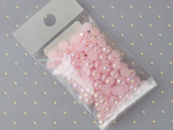 Напівнамистини , що пришиваються 6мм, круглі  гладкі, колір рожевий з голографічним покриттям 10г/уп