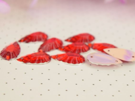 Камни, пришиваемые 20*17 мм, форма капли , многогранные, цвет Красный 10 шт.