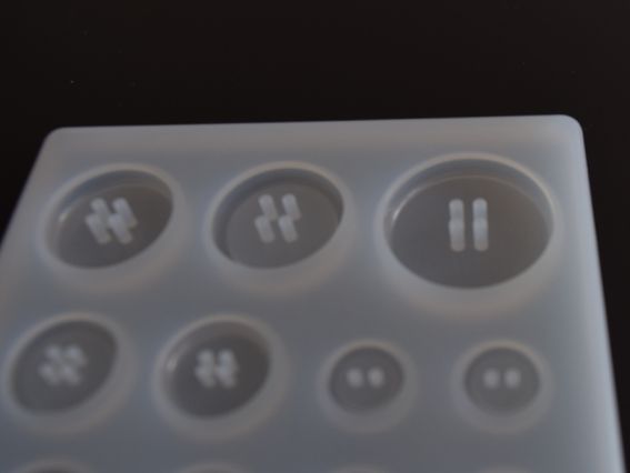 Силиконовая форма Пуговицы 11 вариантов для эпоксидной смолы СЛ-02