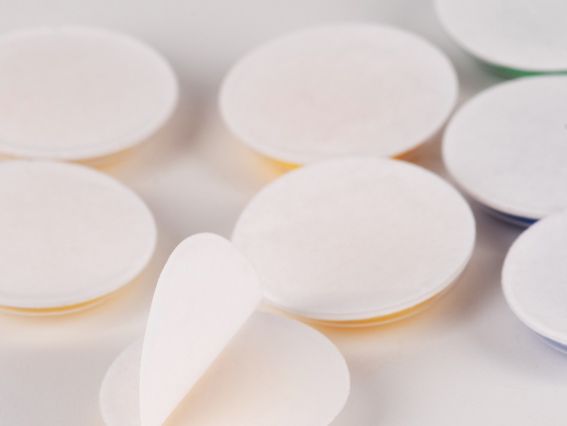 Очі рухливі самоклеючі для іграшок, білі з кольоровою зіницею, d-18мм, 50шт.  SANTI 954644