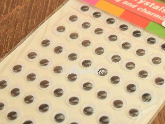 Глазки для игрушек 10 мм, черно-белые, самоклеящиеся, 150-152 шт на планшете  Глазки для игрушек 10 мм, черно-белые, самоклеящиеся, 150-152 шт на планшете 