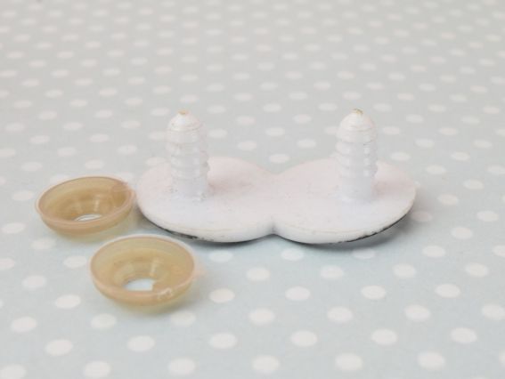 11-005-40*22  Очі овальні подвійні 40*22 мм намальовані білі з чорним, ножка винт 1 пара 