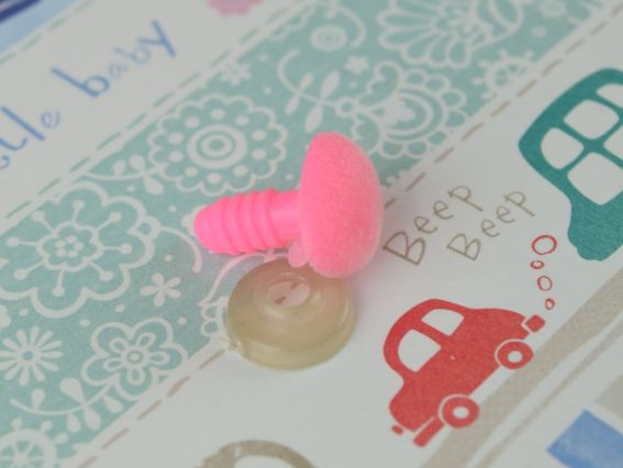 Нос для мягких игрушек , бархатный, 13х15 мм, треугольный, РОЗОВЫЙ, 1 шт