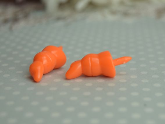 Нос-морква для сніговика , довжина 22 мм, 2 шт