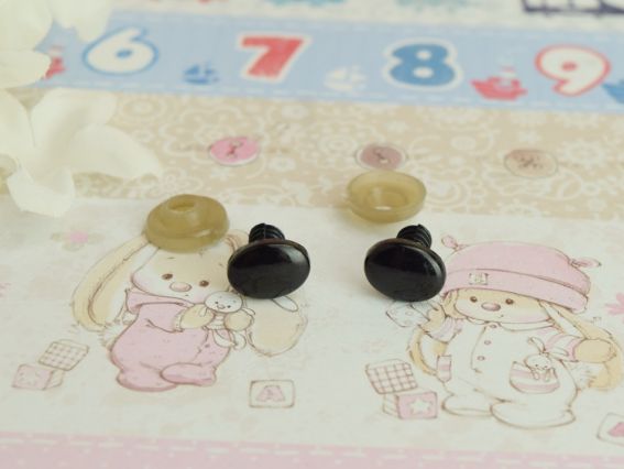 Очі (носики) овальні 8*11 мм, на ніжці, чорні, 1 пара Очі (носики) овальні 8*11 мм, на ніжці, чорні, 1 пара