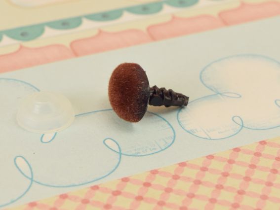 Коричневий для м'яких іграшок, оксамитовий, 9*12мм, овальний , 1 шт